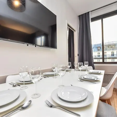 Authentic - 2br 8p - Near Opera Garnier Parijs